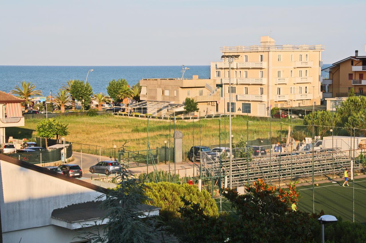 Adria Beach Hotel Alba Adriatica Εξωτερικό φωτογραφία